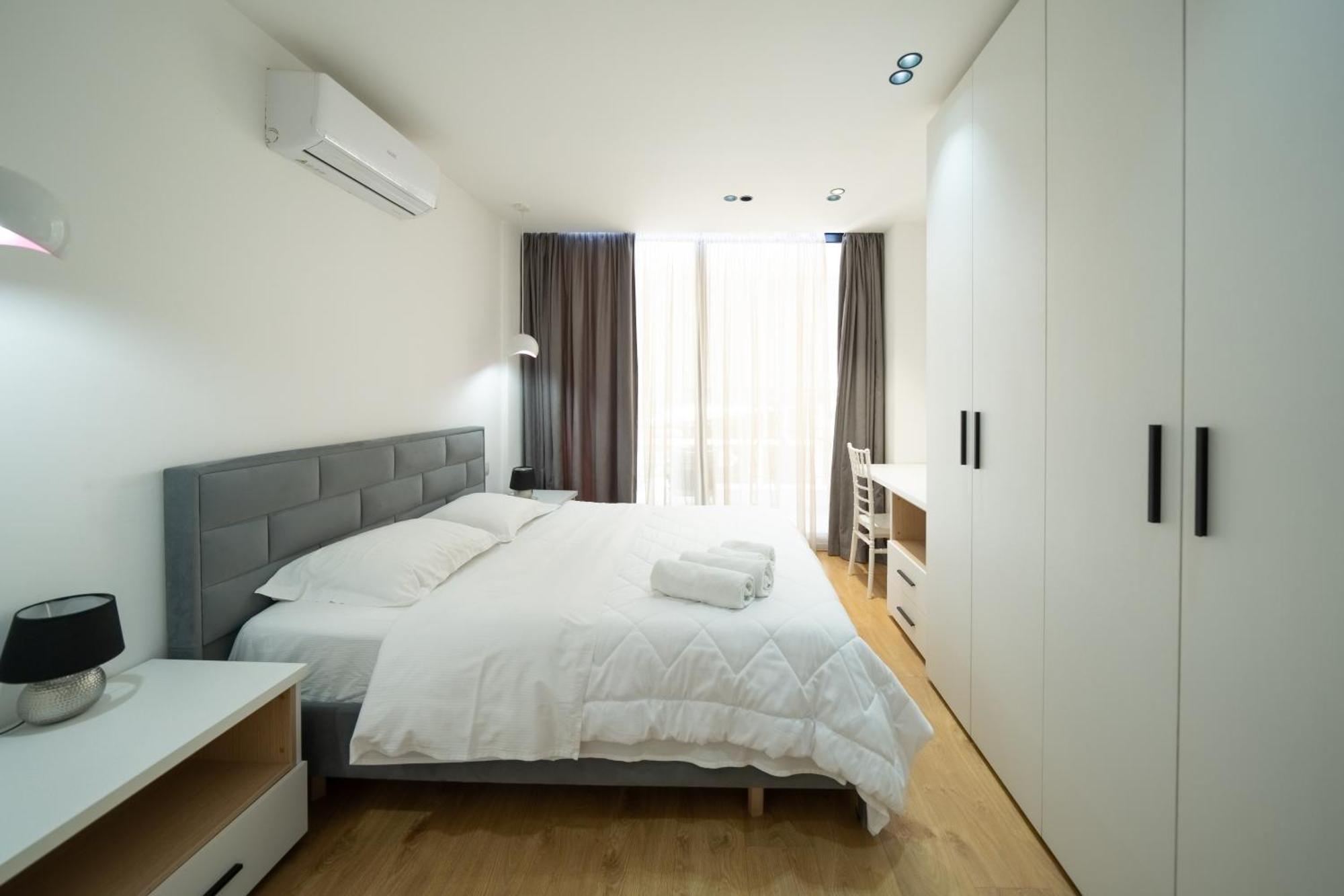 Cosy Urban Central Apartment Tirana Exteriör bild