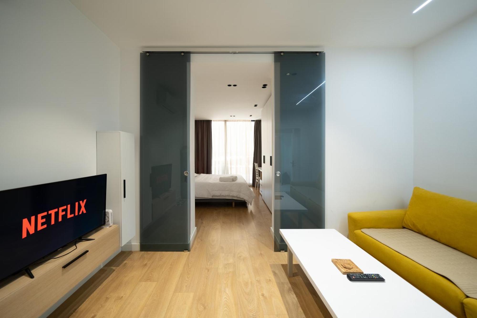 Cosy Urban Central Apartment Tirana Exteriör bild